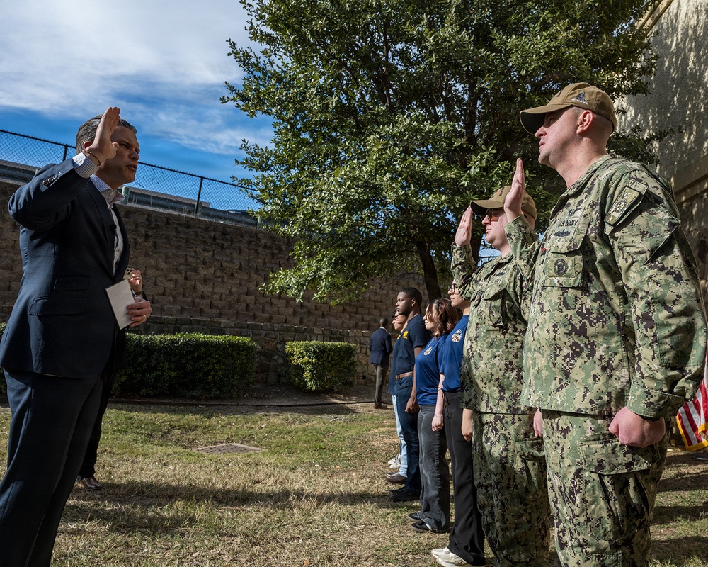 SECWAR visits Ft. Worth