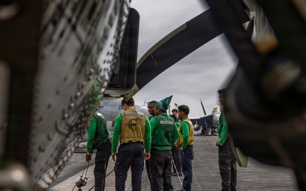 Abraham Lincoln conducts catapult maintenance