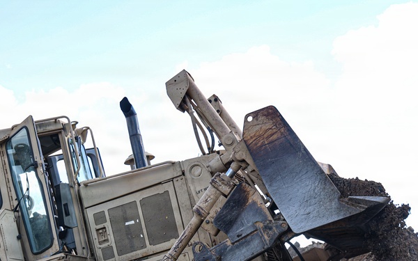 22nd MEU(SOC) | CLB Conducts Anti-tank Ditches and Berm Construction in Puerto Rico