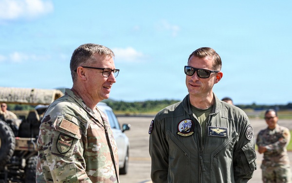 22nd MEU(SOC) | U.S. SOUTHCOM Acting Commander Visits 22nd MEU in Puerto Rico