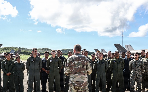 22nd MEU(SOC) | U.S. SOUTHCOM Acting Commander Visits 22nd MEU in Puerto Rico