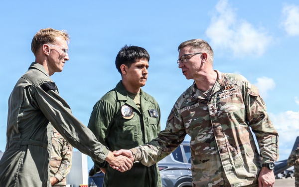 22nd MEU(SOC) | U.S. SOUTHCOM Acting Commander Visits 22nd MEU in Puerto Rico