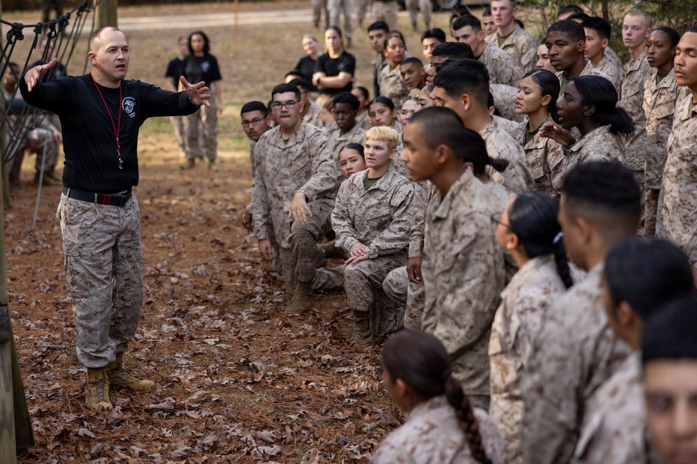 Personnel Administration School participates in an endurance course