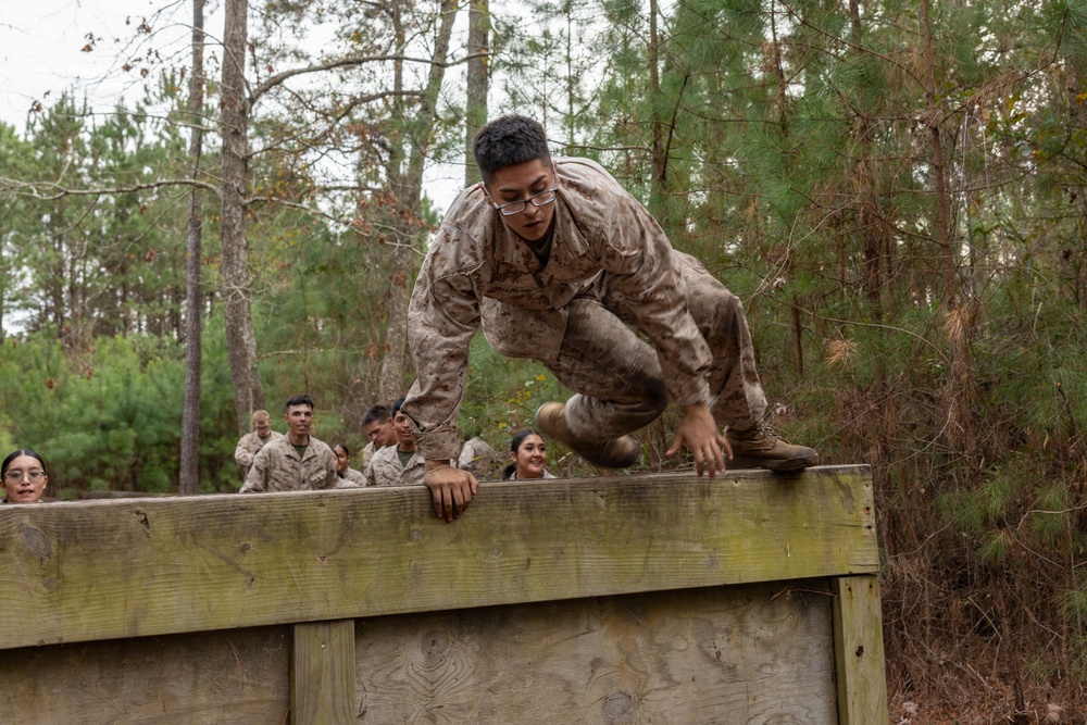 Personnel Administration School participates in an endurance course