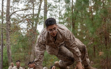 Personnel Administration School participates in an endurance course