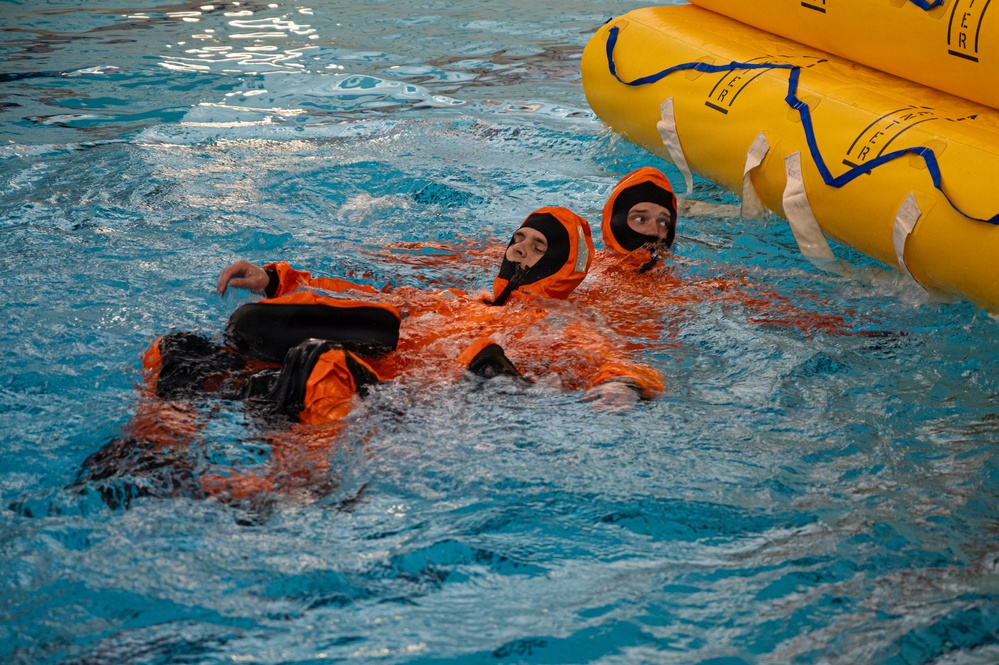 Sink or swim: Steel Airmen conduct water survival training