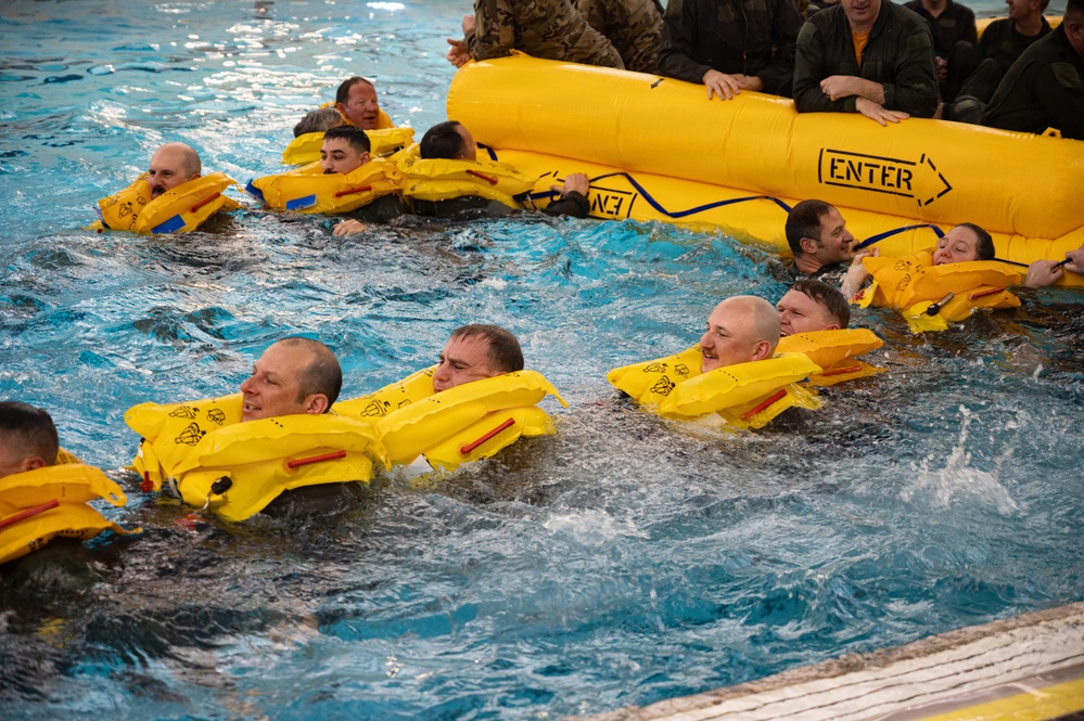 Sink or swim: Steel Airmen conduct water survival training