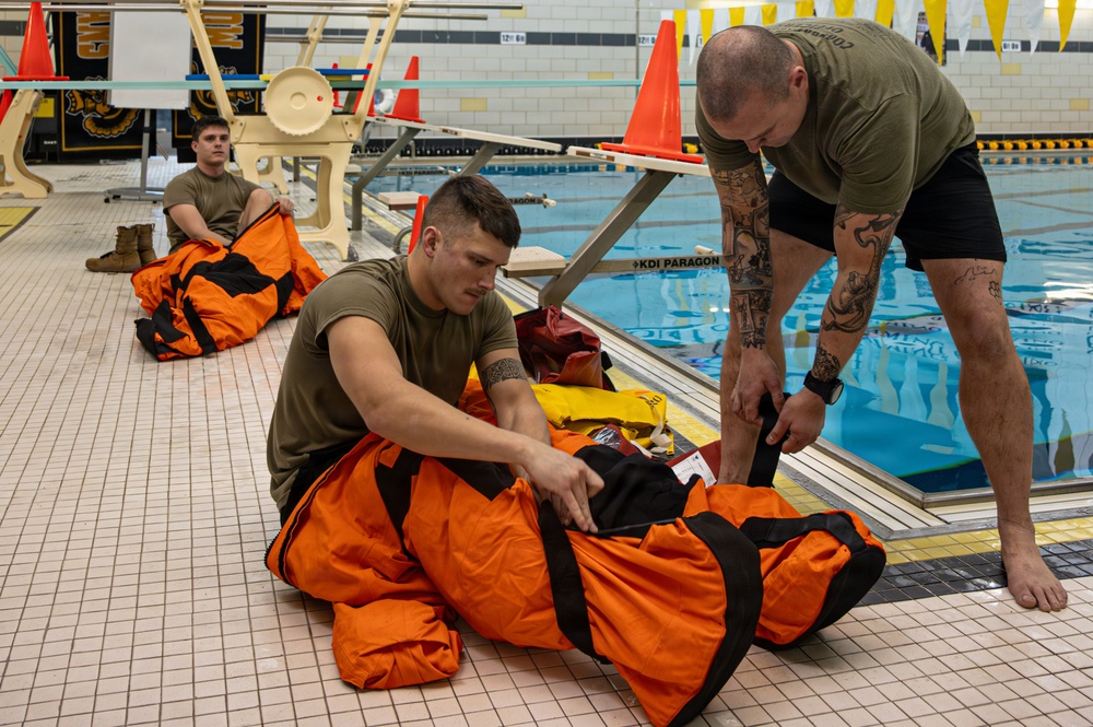 Sink or swim: Steel Airmen conduct water survival training