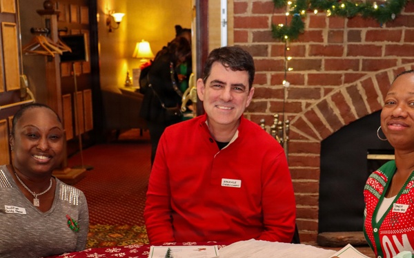 HQ Ft Belvoir Holiday Gathering