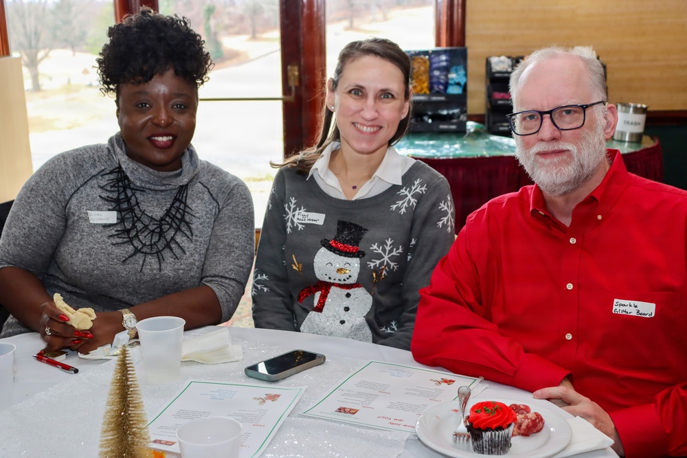 HQ Ft Belvoir Holiday Gathering