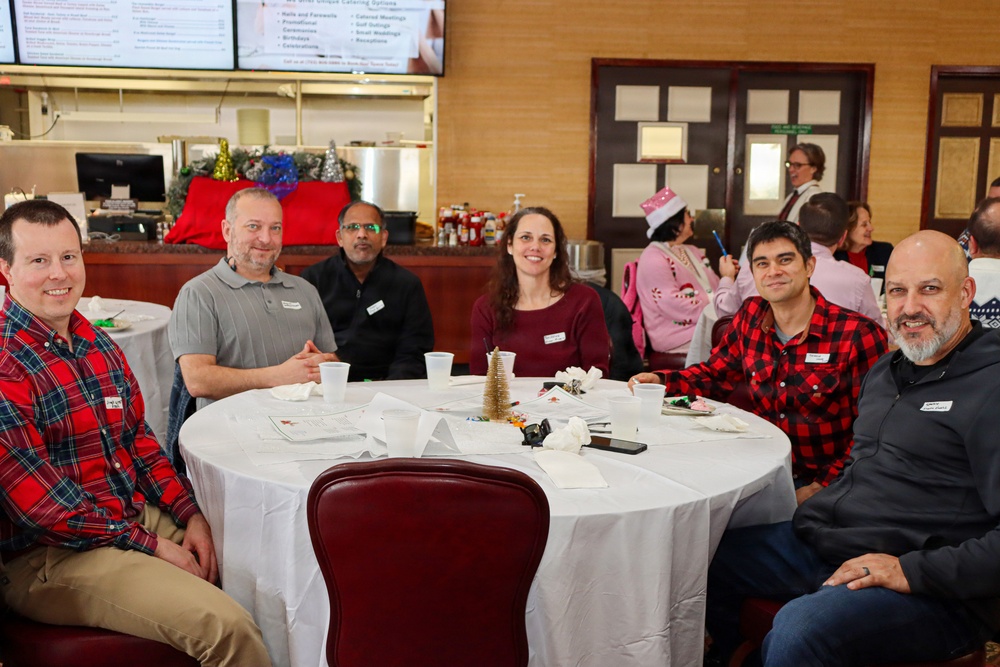HQ Ft Belvoir Holiday Gathering