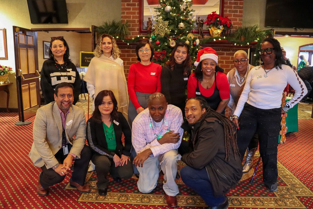 HQ Ft Belvoir Holiday Gathering