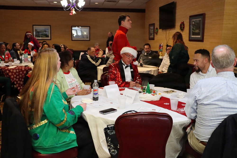 HQ Ft Belvoir Holiday Gathering