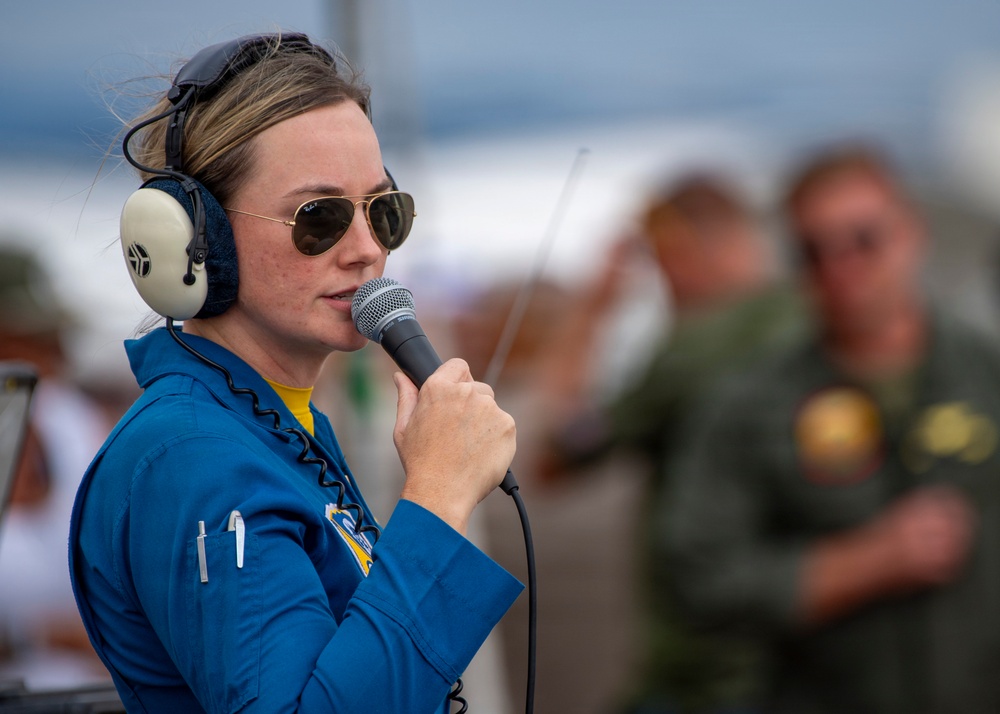 The U.S. Navy Flight Demonstration Squadron, the Blue Angels perform at the MCAS Miramar Air Show