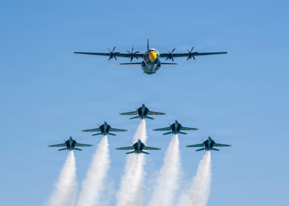 The U.S. Navy Flight Demonstration Squadron, the Blue Angels perform at the Pensacola Beach Air Show