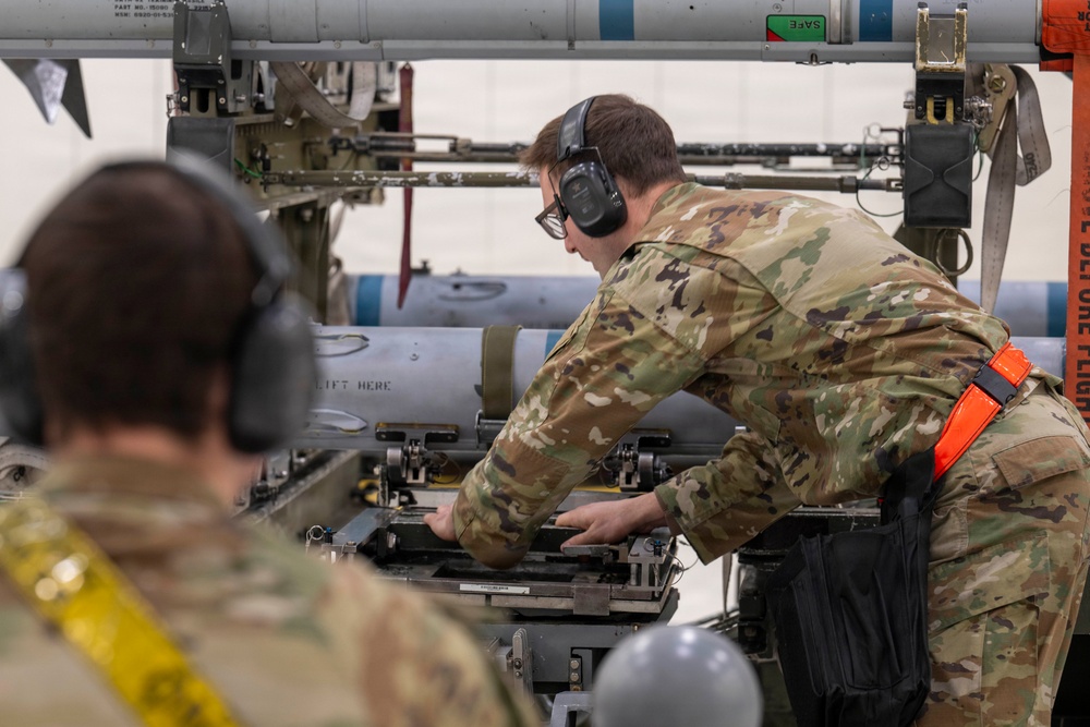 354th MXG holds 2025 4th Quarter Load Competition