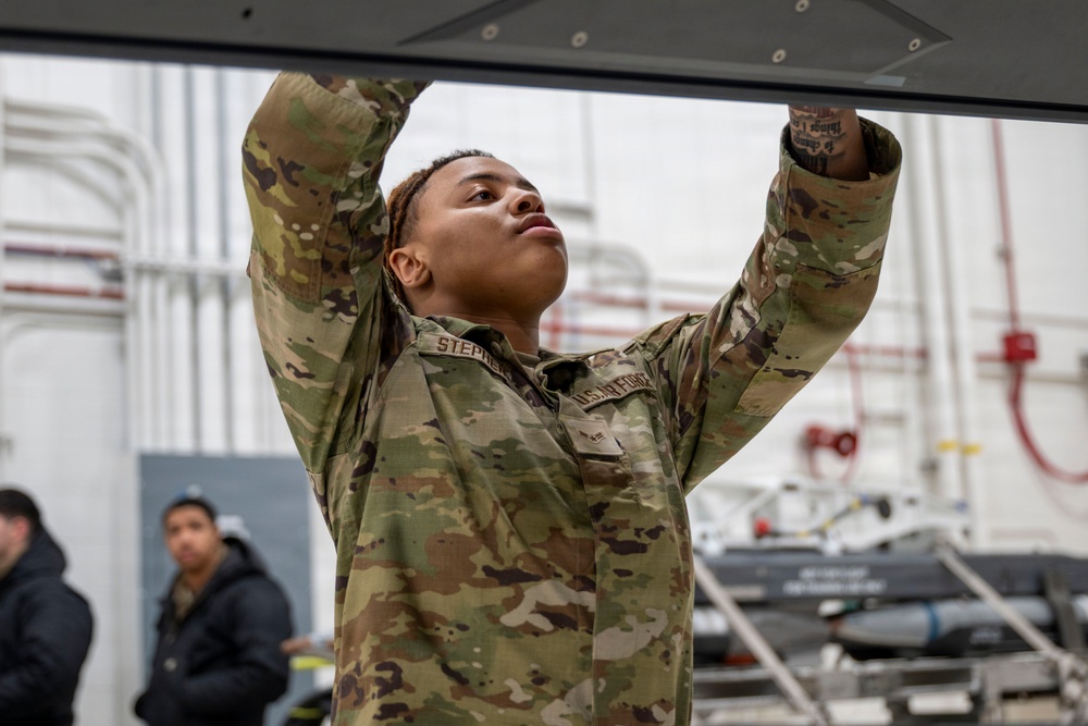 354th MXG holds 2025 4th Quarter Load Competition