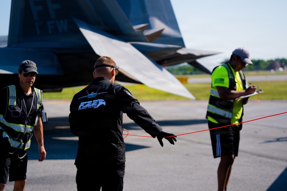 DVIDS - Images - F-22 Raptor Aerial Demonstration Team performs at the ...