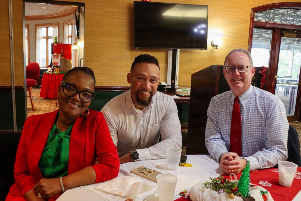 HQ Ft Belvoir Holiday Gathering