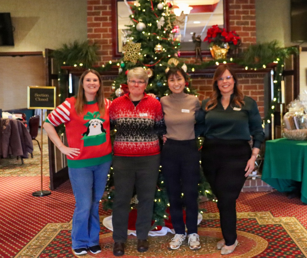 HQ Ft Belvoir Holiday Gathering