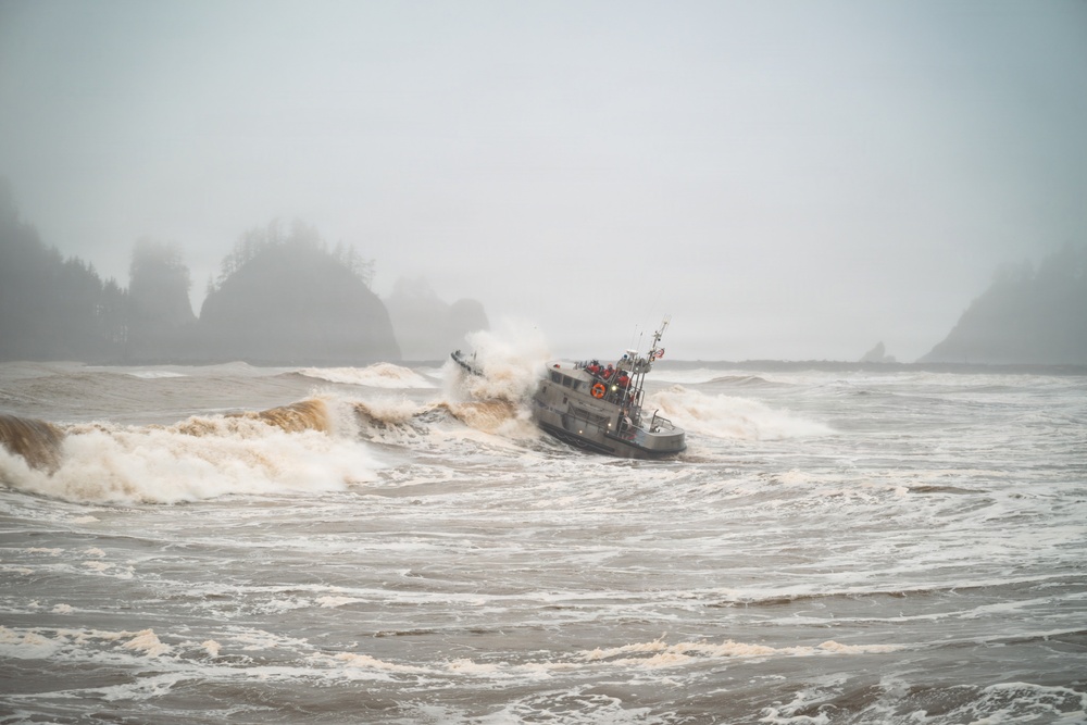 Coast Guard Station Quillayute River Conducts Two Boat Training