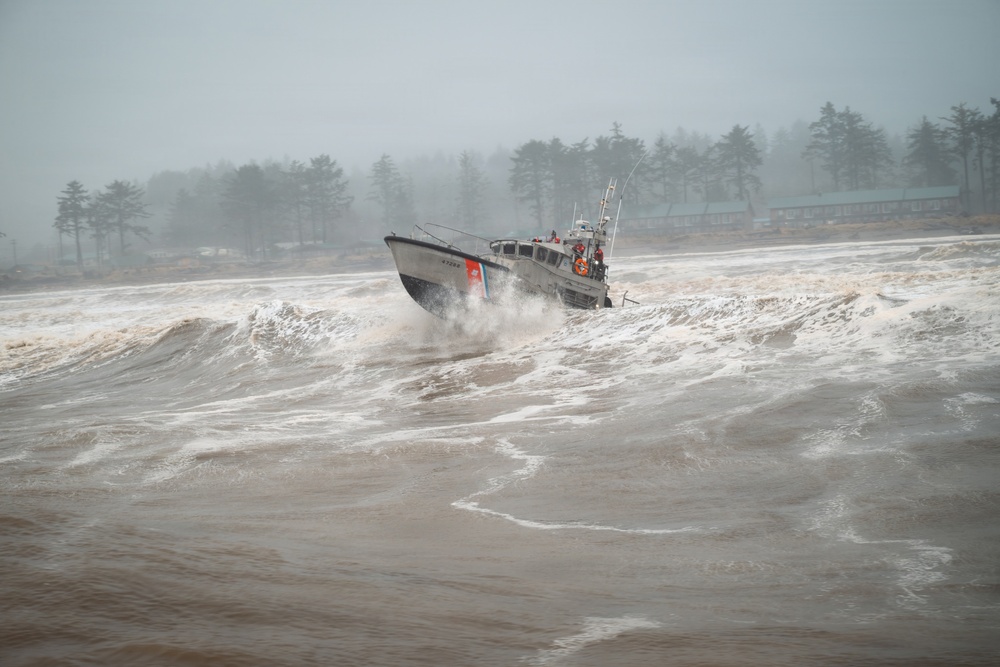 Coast Guard Station Quillayute River Conducts Two Boat Training