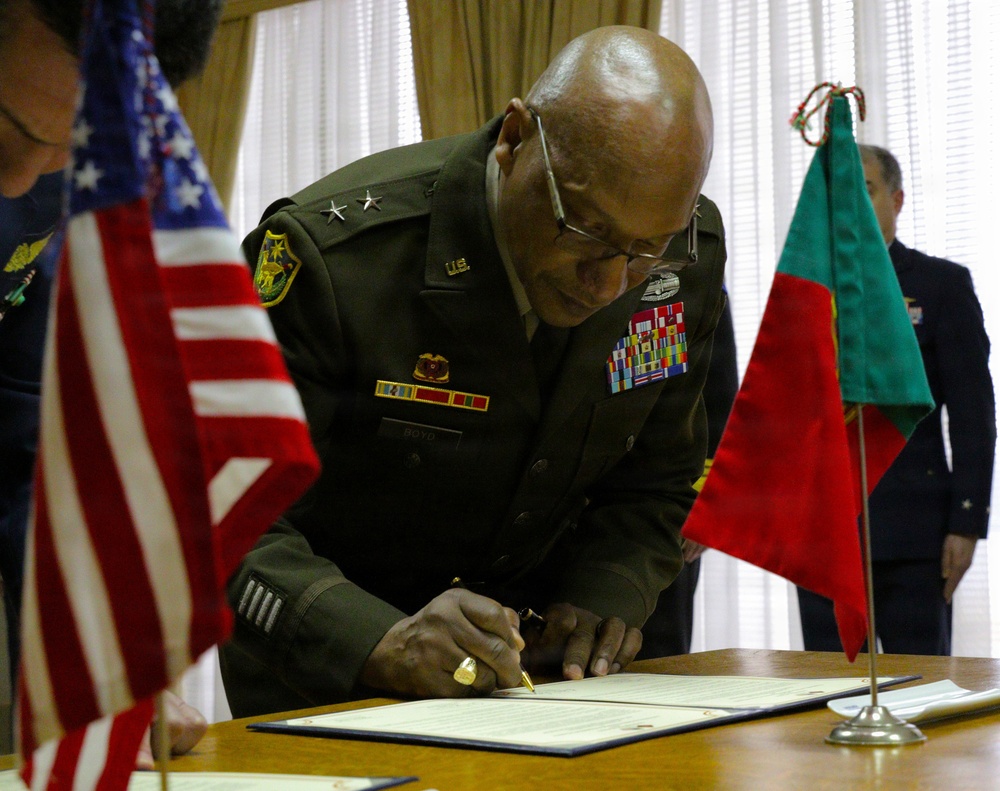 Illinois National Guard, Portugal Formalize New State Partnership Agreement