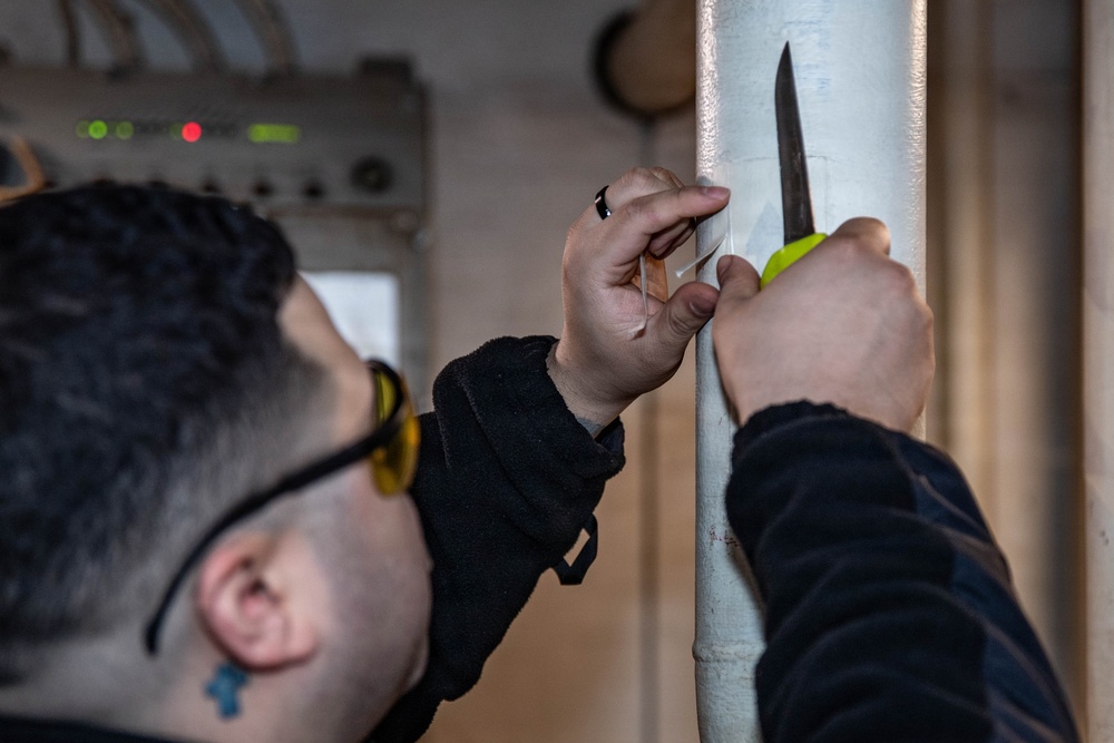 Ike Conducts Planned Incremental Availability maintenance period