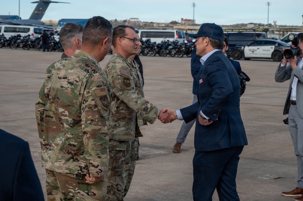 SECWAR Visits NAS JRB Fort Worth