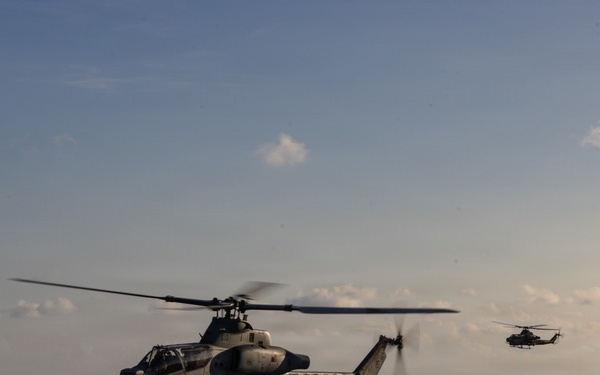22nd MEU(SOC) | VMM-263 (REIN) Trains Aerial Marksmanship on Puerto Rico