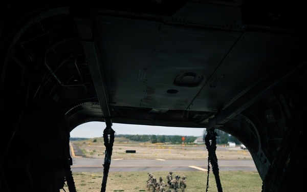 1SFG(A) Green Berets conduct fast rope insertion/extraction exercises