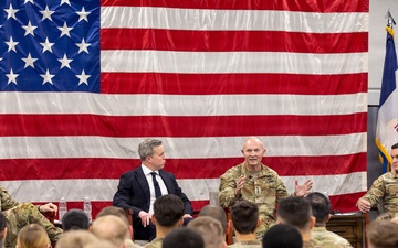 Army senior leaders highlight transformation initiatives, Soldier readiness during town hall at Fort Drum