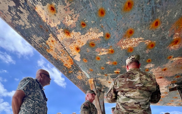 GEN Mingus Visits Kwajalein Atoll