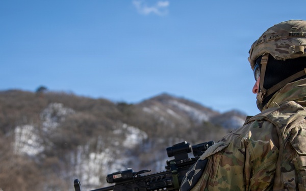 6-37 FA conducts cross training with Republic of Korea soldiers from 5th Infantry Brigade