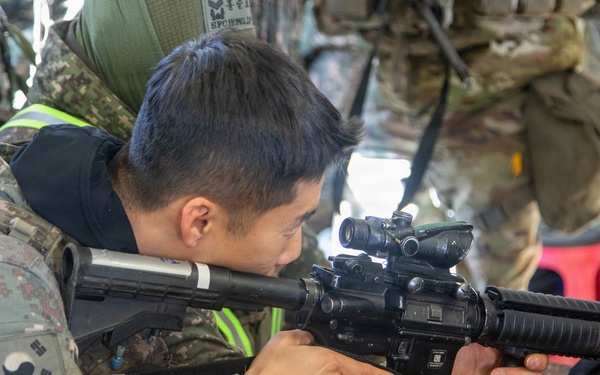 6-37 FA conducts cross training with Republic of Korea soldiers from 5th Infantry Brigade