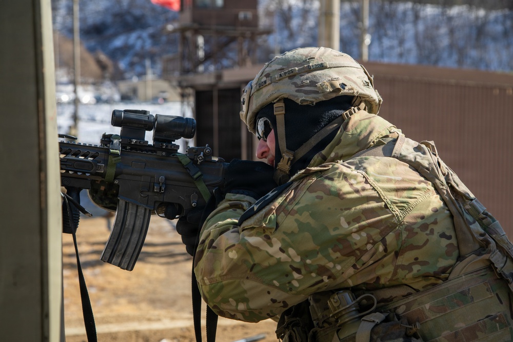6-37 FA conducts cross training with Republic of Korea soldiers from 5th Infantry Brigade