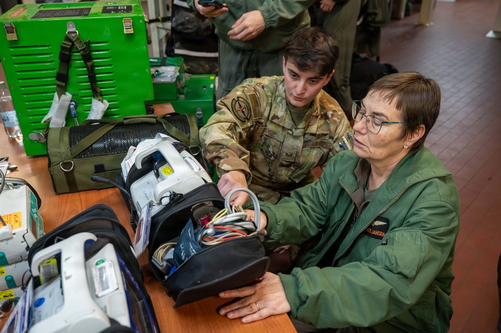 Strengthening Partnerships: 86 AES, Royal Netherlands Air and Space Force collaborate on aeromedical training