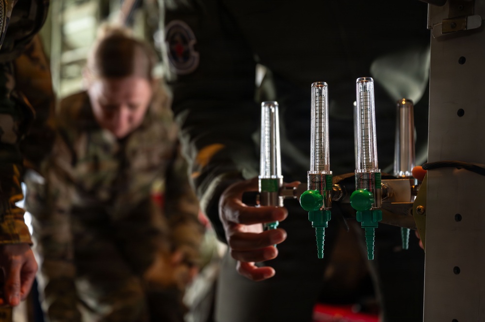 Strengthening Partnerships: 86 AES, Royal Netherlands Air and Space Force collaborate on aeromedical training