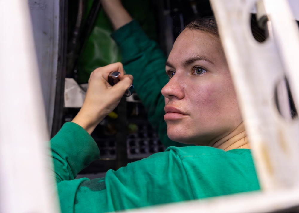 VFA-31 Routine Maintenance
