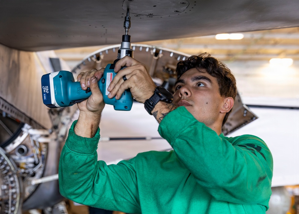 VFA-31 Routine Maintenance