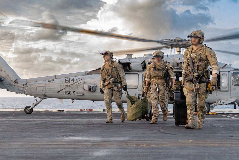 HSC-9 Right of Visit Boarding Operation