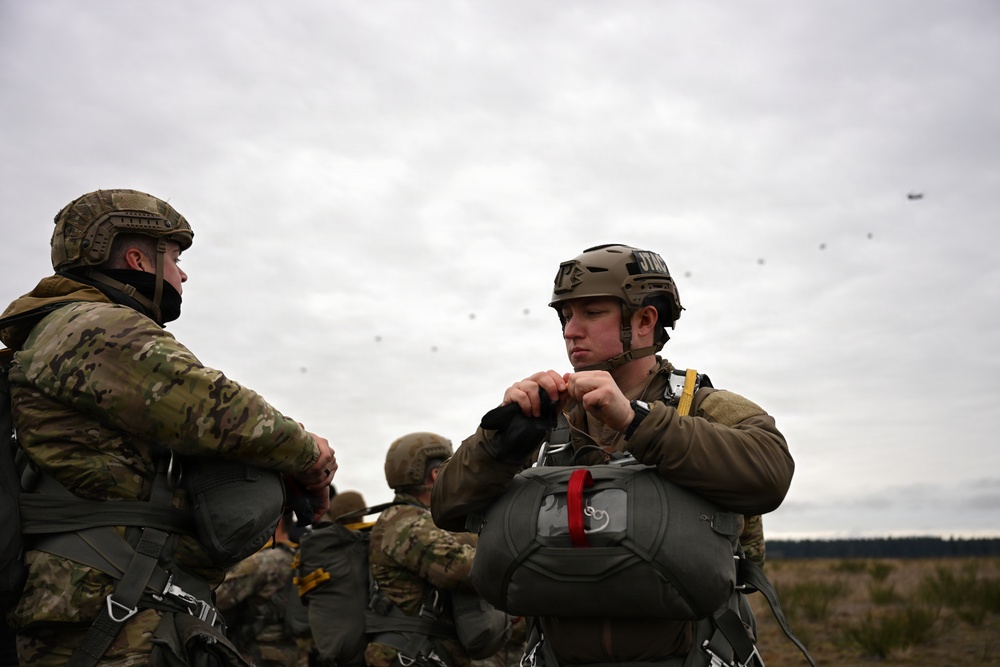 116th ASOS integrate with joint force for Menton Jump