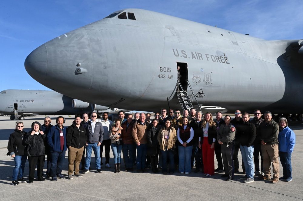 San Antonio Bosses Take Flight: Employers Experience Reserve Life in a C-5M Super Galaxy