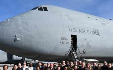 San Antonio Bosses Take Flight: Employers Experience Reserve Life in a C-5M Super Galaxy