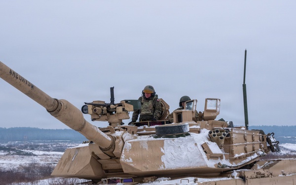 Polish general fires U.S. M1A2 Abrams Tank on range at Winter Falcon 26