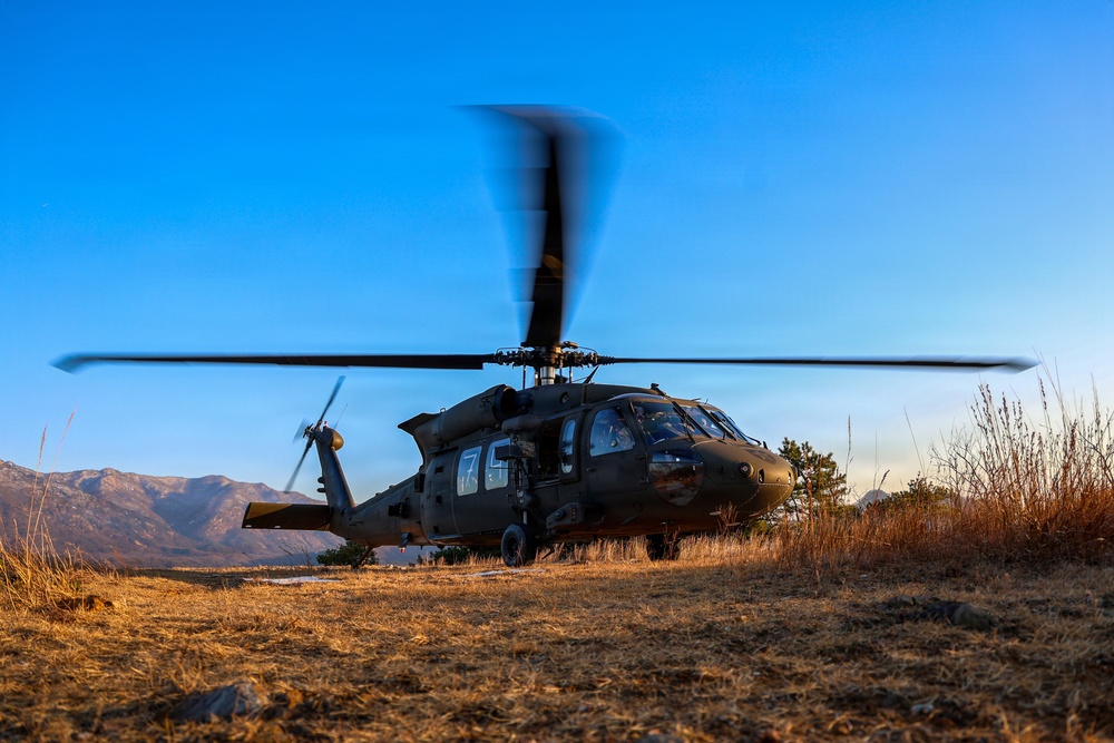 2-2 AHB Conducts Joint Fast-Rope Air Assault Training