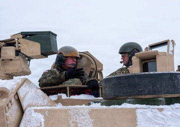 Polish general prepares to unleashes power of U.S. M1A2 Abrams Tank