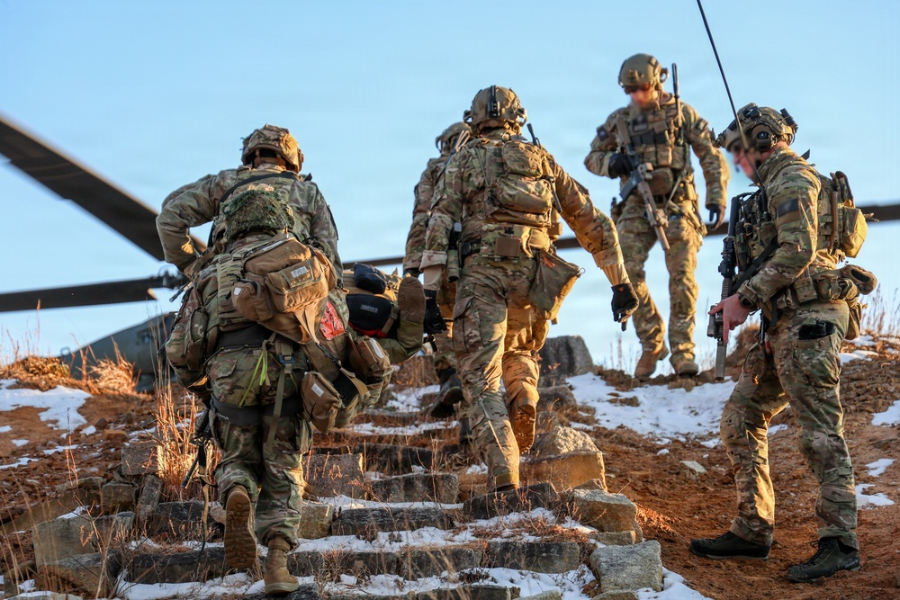 2-2 AHB Conducts Joint Fast-Rope Air Assault Training