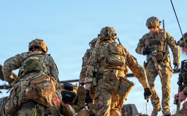 2-2 AHB Conducts Joint Fast-Rope Air Assault Training