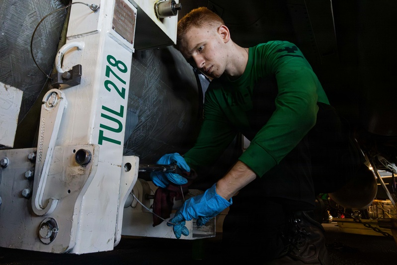VFA-37 Routine Maintenance